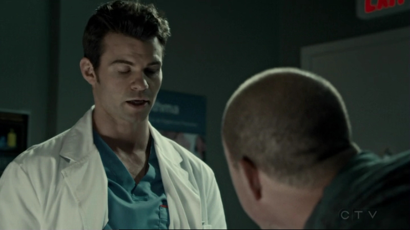VampireDiariesWorld-dot-org_SavingHope2x15-0558.jpg