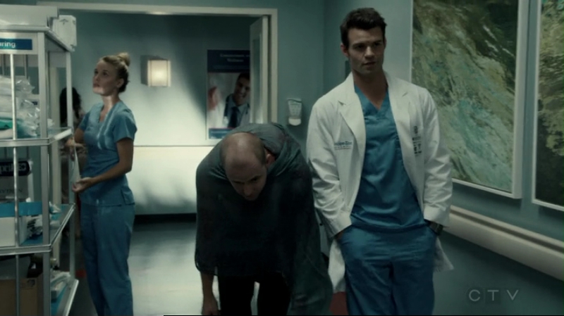 VampireDiariesWorld-dot-org_SavingHope2x15-0567.jpg
