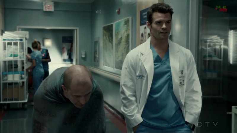 VampireDiariesWorld-dot-org_SavingHope2x15-0574.jpg