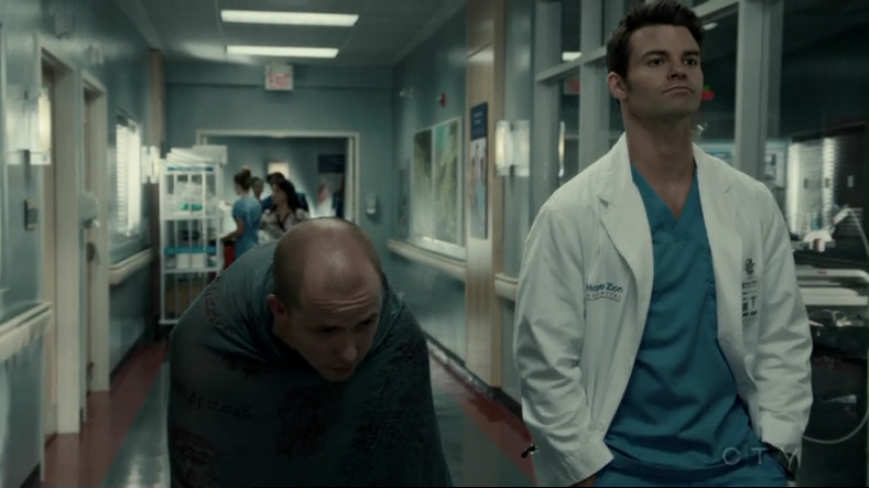 VampireDiariesWorld-dot-org_SavingHope2x15-0579.jpg