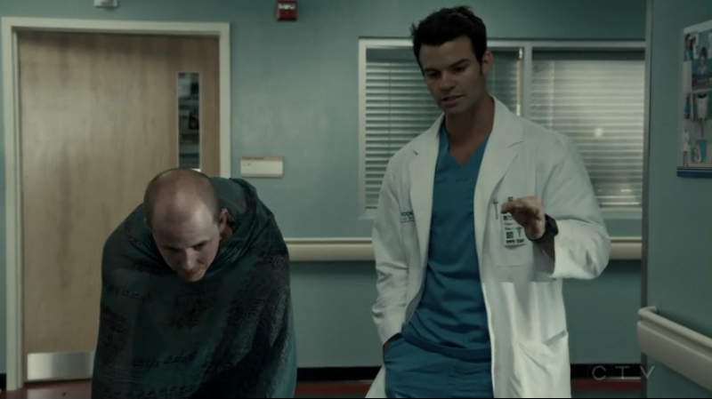 VampireDiariesWorld-dot-org_SavingHope2x15-0587.jpg
