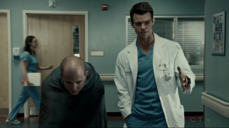 VampireDiariesWorld-dot-org_SavingHope2x15-0588.jpg