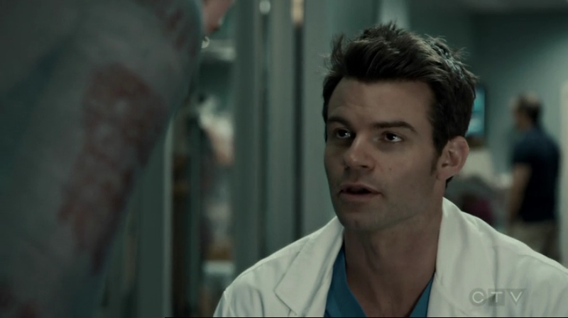 VampireDiariesWorld-dot-org_SavingHope2x15-0601.jpg