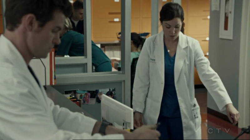 VampireDiariesWorld-dot-org_SavingHope2x15-0889.jpg