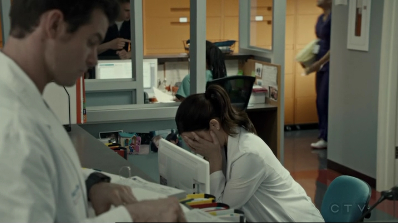 VampireDiariesWorld-dot-org_SavingHope2x15-0895.jpg