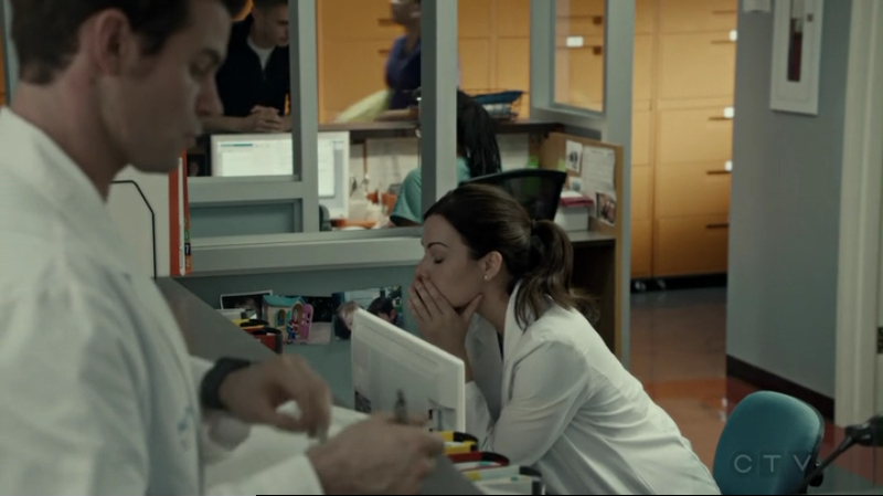 VampireDiariesWorld-dot-org_SavingHope2x15-0896.jpg