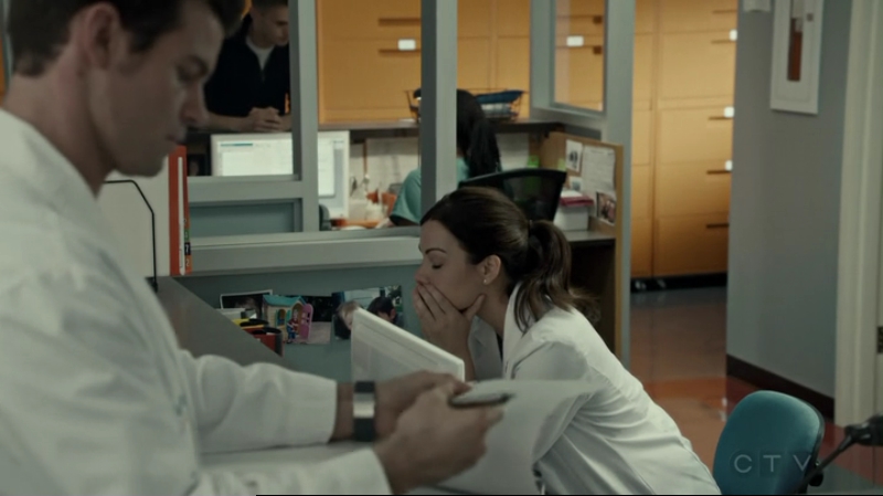 VampireDiariesWorld-dot-org_SavingHope2x15-0897.jpg