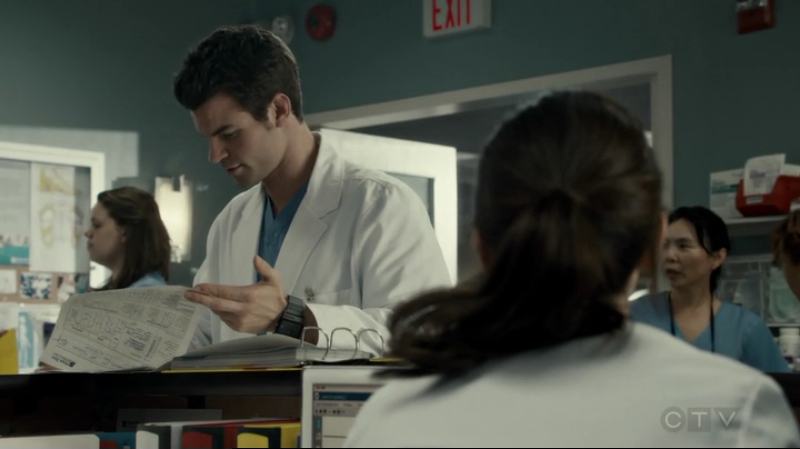 VampireDiariesWorld-dot-org_SavingHope2x15-0902.jpg