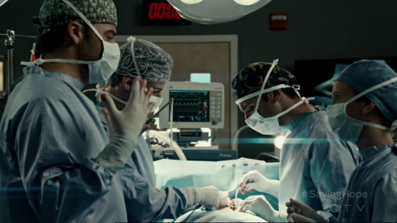 VampireDiariesWorld-dot-org_SavingHope2x15-1008.jpg