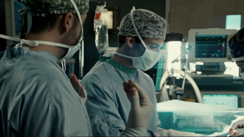 VampireDiariesWorld-dot-org_SavingHope2x15-1017.jpg