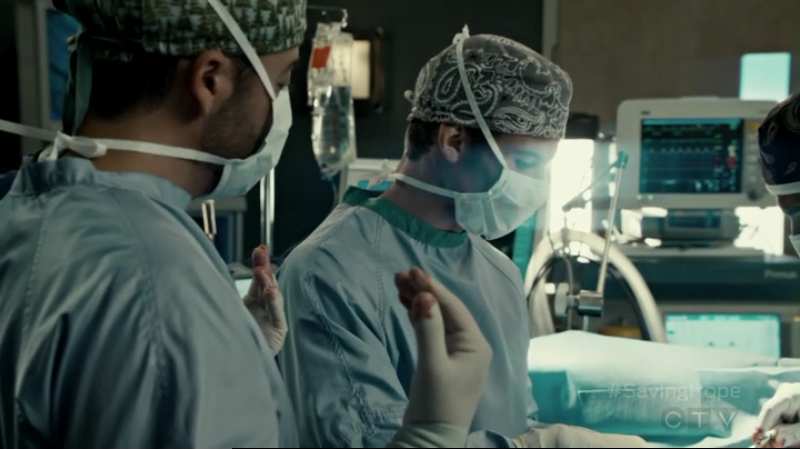 VampireDiariesWorld-dot-org_SavingHope2x15-1019.jpg