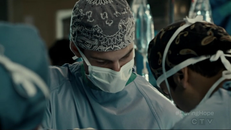 VampireDiariesWorld-dot-org_SavingHope2x15-1034.jpg