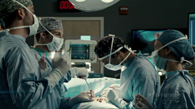VampireDiariesWorld-dot-org_SavingHope2x15-1038.jpg