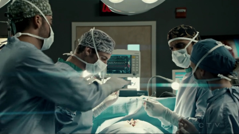 VampireDiariesWorld-dot-org_SavingHope2x15-1045.jpg