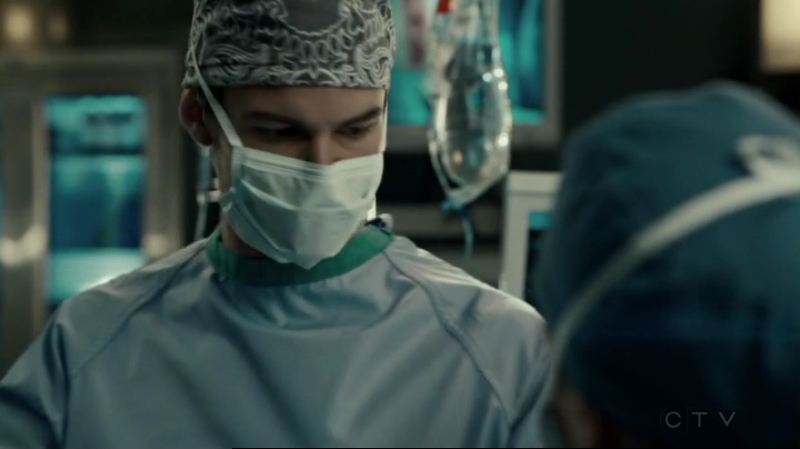 VampireDiariesWorld-dot-org_SavingHope2x15-1048.jpg