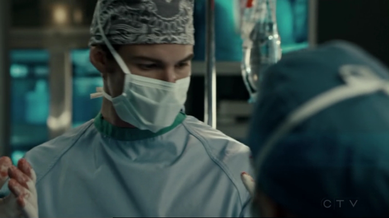 VampireDiariesWorld-dot-org_SavingHope2x15-1049.jpg