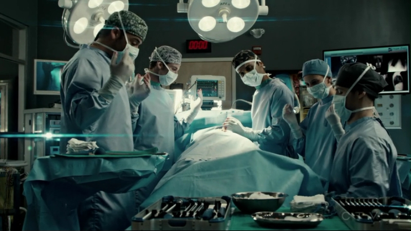 VampireDiariesWorld-dot-org_SavingHope2x15-1057.jpg