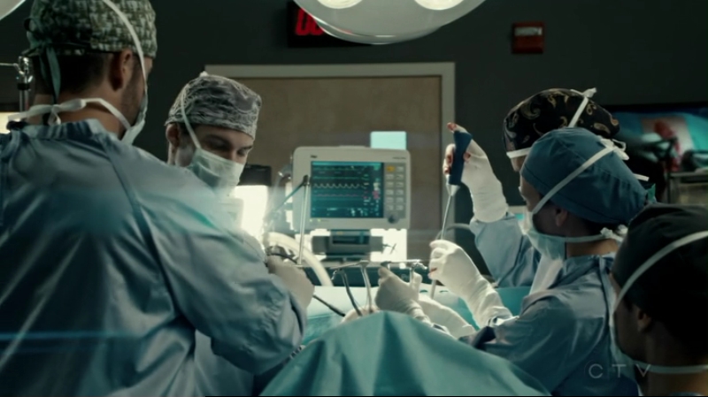 VampireDiariesWorld-dot-org_SavingHope2x15-1080.jpg