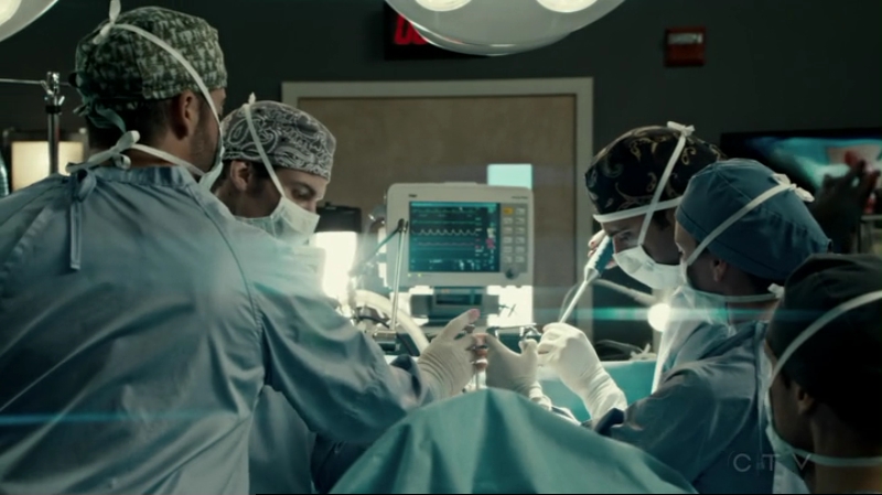 VampireDiariesWorld-dot-org_SavingHope2x15-1081.jpg