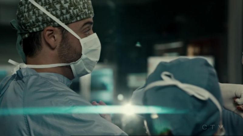 VampireDiariesWorld-dot-org_SavingHope2x15-1101.jpg