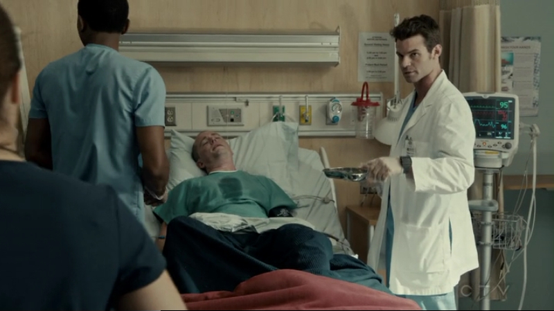 VampireDiariesWorld-dot-org_SavingHope2x15-1282.jpg