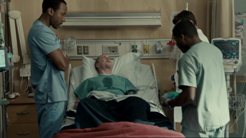 VampireDiariesWorld-dot-org_SavingHope2x15-1289.jpg