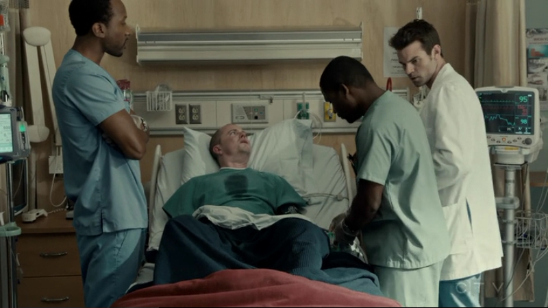 VampireDiariesWorld-dot-org_SavingHope2x15-1290.jpg