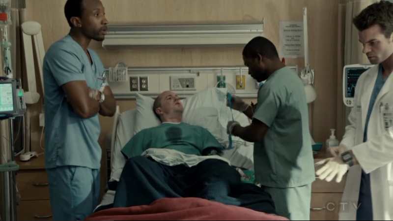 VampireDiariesWorld-dot-org_SavingHope2x15-1292.jpg
