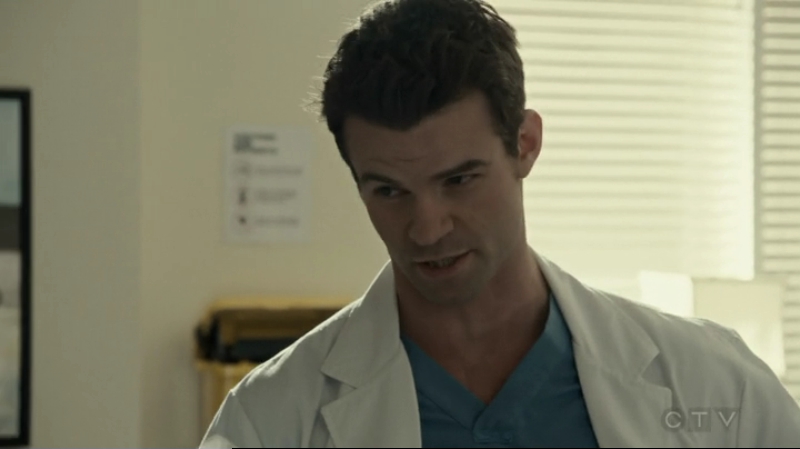 VampireDiariesWorld-dot-org_SavingHope2x15-1296.jpg