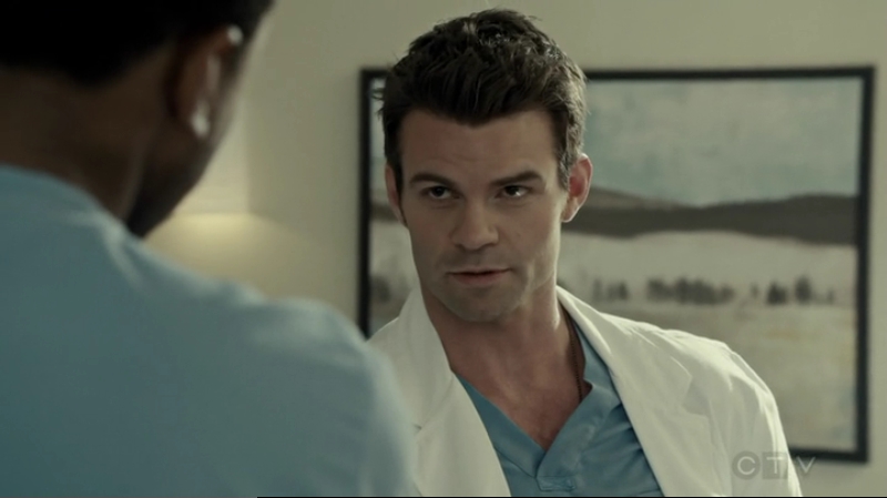 VampireDiariesWorld-dot-org_SavingHope2x15-1303.jpg