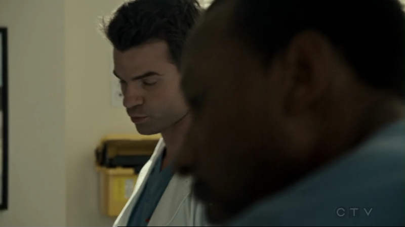 VampireDiariesWorld-dot-org_SavingHope2x15-1325.jpg