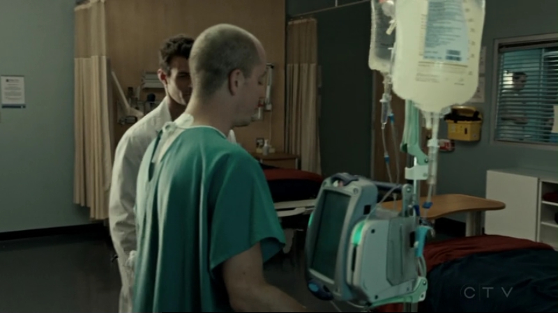VampireDiariesWorld-dot-org_SavingHope2x15-1840.jpg