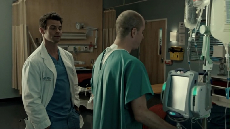 VampireDiariesWorld-dot-org_SavingHope2x15-1841.jpg