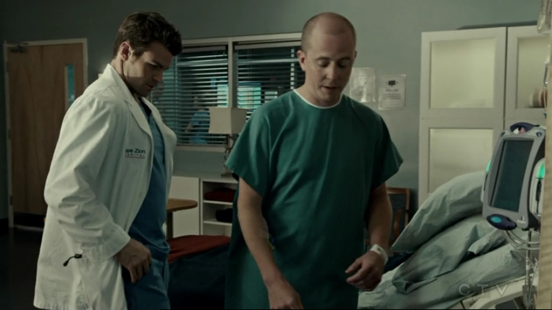VampireDiariesWorld-dot-org_SavingHope2x15-1845.jpg