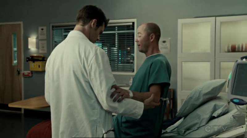 VampireDiariesWorld-dot-org_SavingHope2x15-1848.jpg