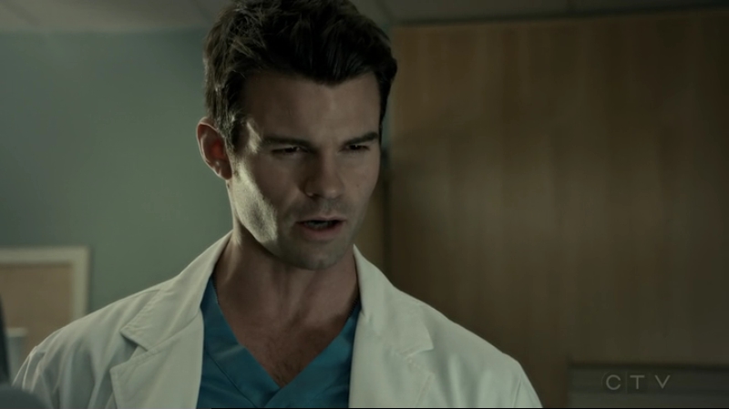 VampireDiariesWorld-dot-org_SavingHope2x15-1871.jpg