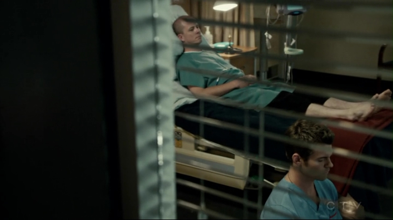 VampireDiariesWorld-dot-org_SavingHope2x15-2328.jpg