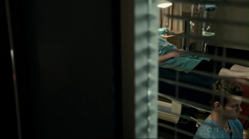 VampireDiariesWorld-dot-org_SavingHope2x15-2329.jpg