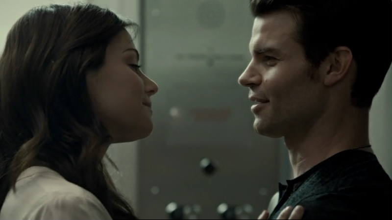 VampireDiariesWorld-dot-org_SavingHope2x15-2485.jpg