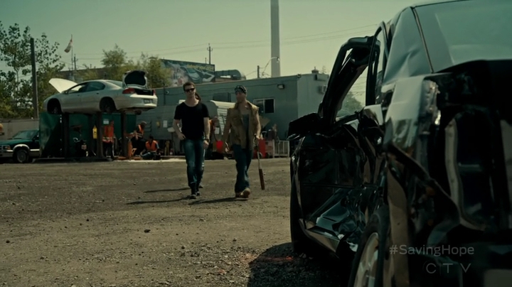 VampireDiariesWorld-dot-org_SavingHope2x16-0061.jpg
