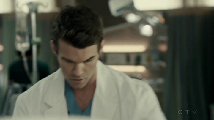 VampireDiariesWorld-dot-org_SavingHope2x16-0404.jpg