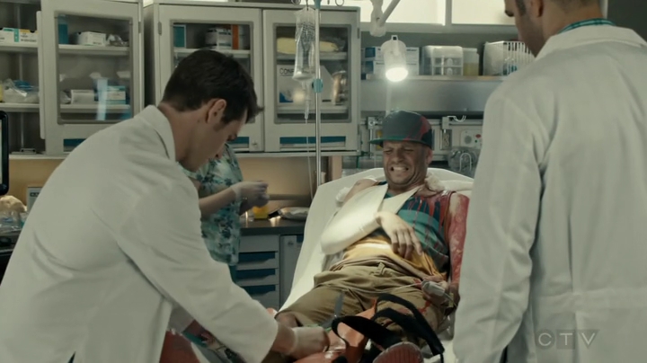 VampireDiariesWorld-dot-org_SavingHope2x16-0408.jpg