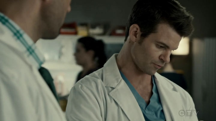 VampireDiariesWorld-dot-org_SavingHope2x16-0533.jpg
