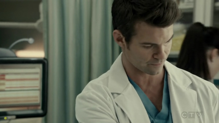 VampireDiariesWorld-dot-org_SavingHope2x16-0540.jpg