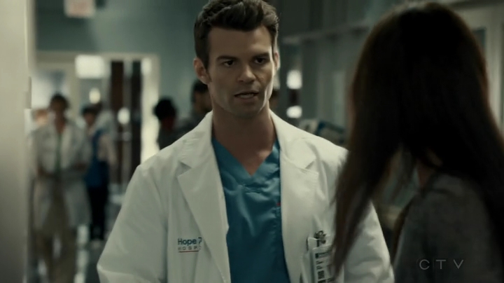 VampireDiariesWorld-dot-org_SavingHope2x16-1355.jpg