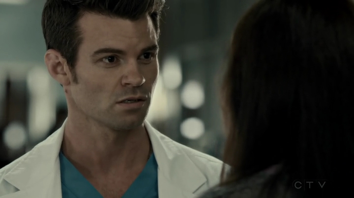 VampireDiariesWorld-dot-org_SavingHope2x16-1385.jpg