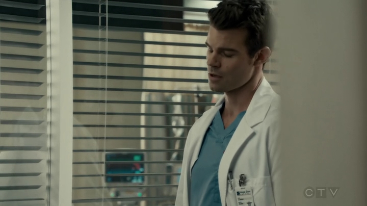 VampireDiariesWorld-dot-org_SavingHope2x16-1416.jpg