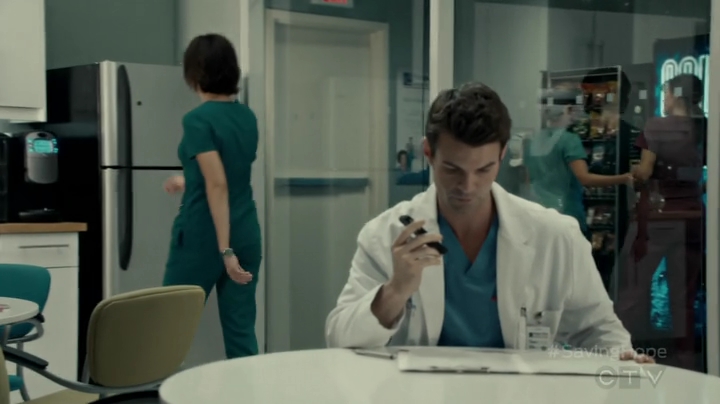 VampireDiariesWorld-dot-org_SavingHope2x16-1652.jpg