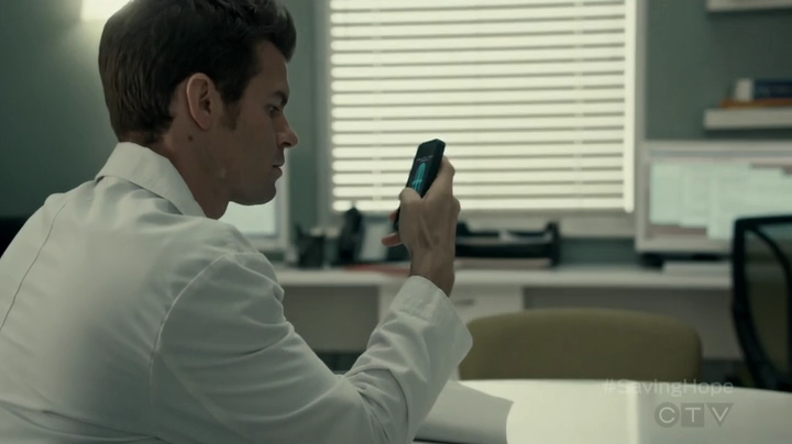 VampireDiariesWorld-dot-org_SavingHope2x16-1654.jpg