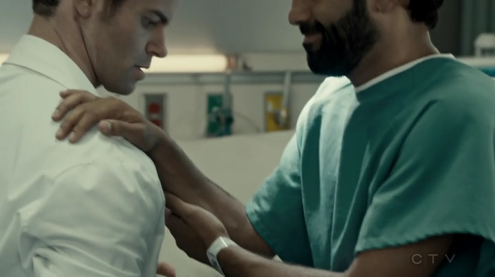 VampireDiariesWorld-dot-org_SavingHope2x17-1977.jpg